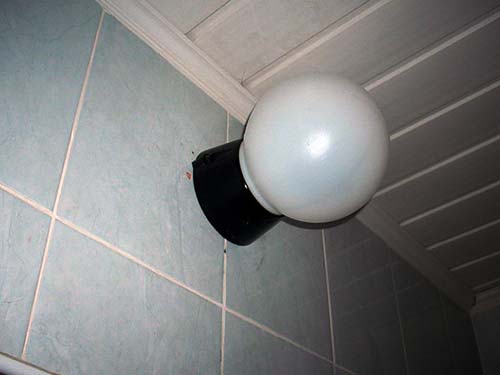 Как расположить светильники в ванной комнате