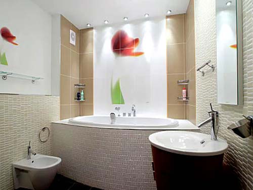 Ремонт стен в ванной комнате пластиковыми панелями и кафелем